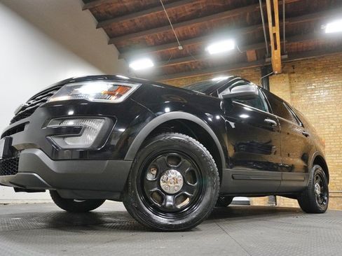 Used 2017 Ford Explorer 4WD Police Interceptor w/ Ready For The Road Package image 3