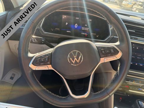 Used 2022 Volkswagen Tiguan SE image 12