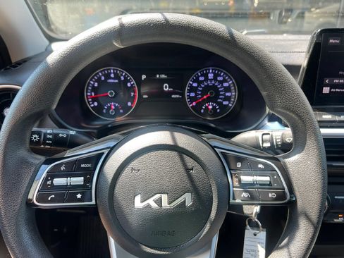 Used 2023 Kia Forte LXS w/ LXS Technology Package FWD image 16