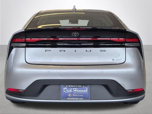 Used 2025 Toyota Prius LE FWD image 8