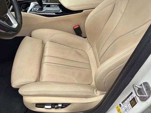 Used 2019 BMW 530i w/ Convenience Package image 13