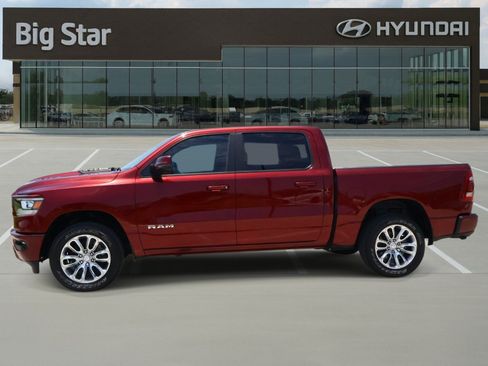 Used 2024 RAM 1500 Laramie AWD/4WD image 2