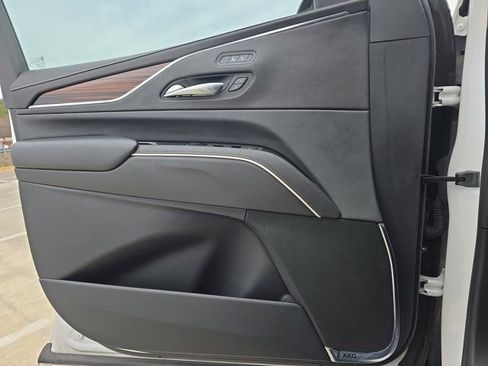 Used 2022 Cadillac Escalade ESV Luxury image 27