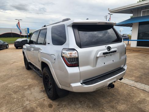 Used 2023 Toyota 4Runner SR5 Premium w/ Moonroof Package RWD image 4