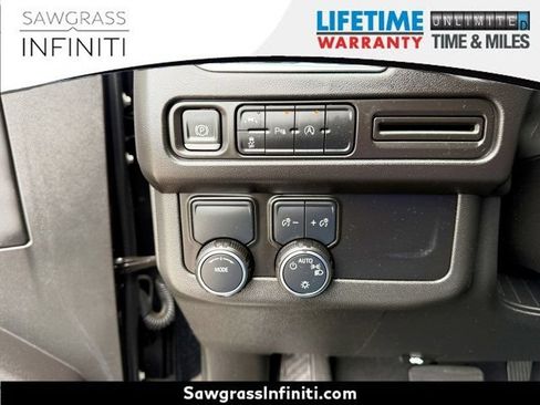 Used 2024 Chevrolet Tahoe Premier RWD image 32