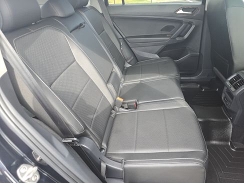 Used 2019 Volkswagen Tiguan SEL AWD/4WD image 19
