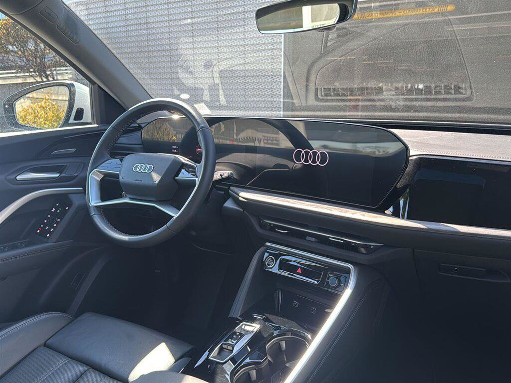 Certified 2025 Audi Q5 Premium AWD/4WD image 10