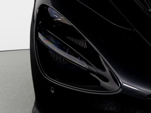 Used 2024 McLaren 750S Spider image 28