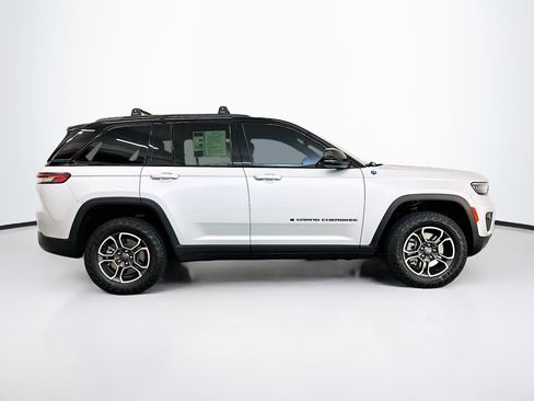 Used 2022 Jeep Grand Cherokee Trailhawk AWD/4WD image 10