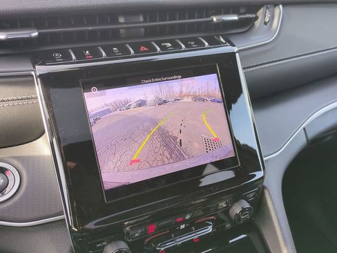 New 2025 Jeep Grand Cherokee L Altitude image 30