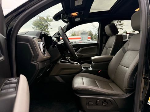 Used 2024 Chevrolet Colorado ZR2 w/ ZR2 Convenience Package III AWD/4WD image 43
