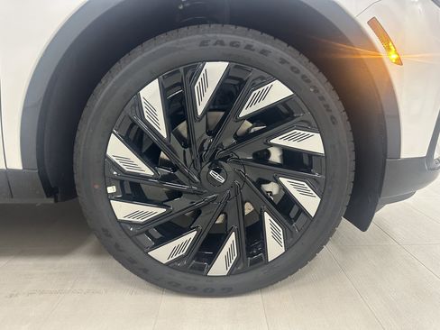 New 2026 Lincoln Nautilus Reserve w/ Jet Appearance Package image 8