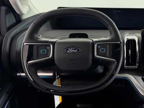 New 2025 Ford Expedition Max Platinum w/ Driver's Package image 11