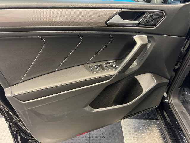 Used 2022 Volkswagen Tiguan SE FWD image 6