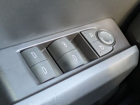 Used 2024 Chevrolet Colorado LT w/ LT Convenience Package III image 13