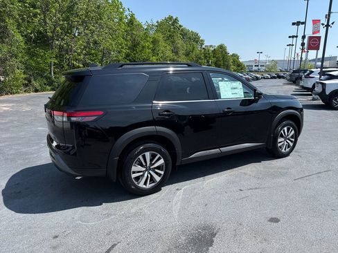 New 2026 Nissan Pathfinder SL FWD image 6