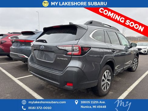 Used 2025 Subaru Outback Premium image 8