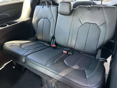 New 2026 Chrysler Voyager LX image 18