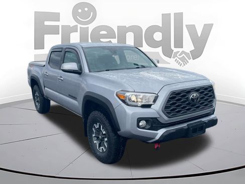 Used 2020 Toyota Tacoma TRD Off-Road w/ Technology Package image 3