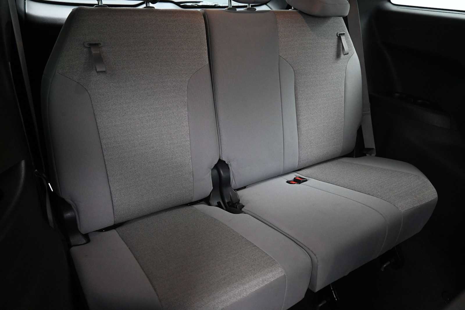 Used 2025 Toyota Sienna LE FWD image 23