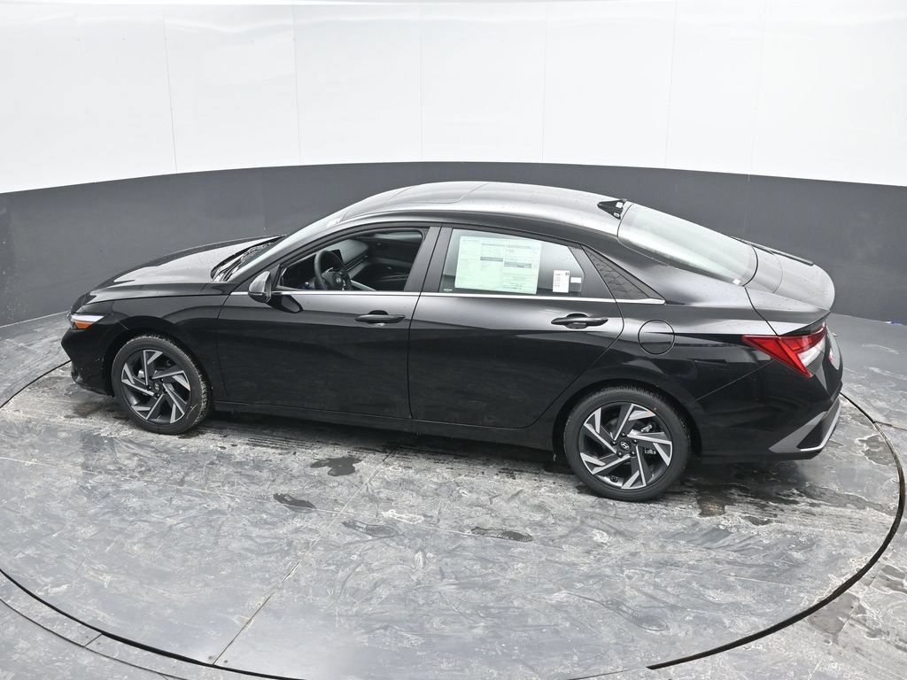 Used 2026 Hyundai Elantra Limited w/ Cargo Package FWD image 43