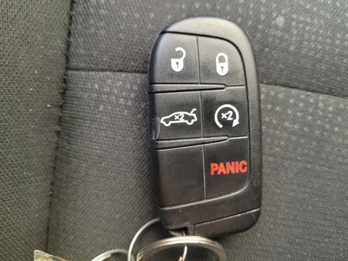 Used 2016 Chrysler 200 Limited w/ Convenience Group FWD image 32