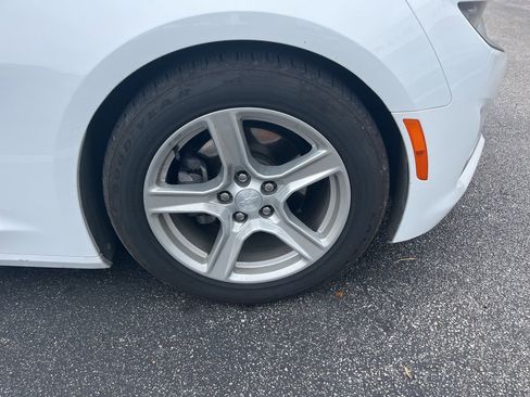 Used 2019 Chevrolet Camaro LT image 5