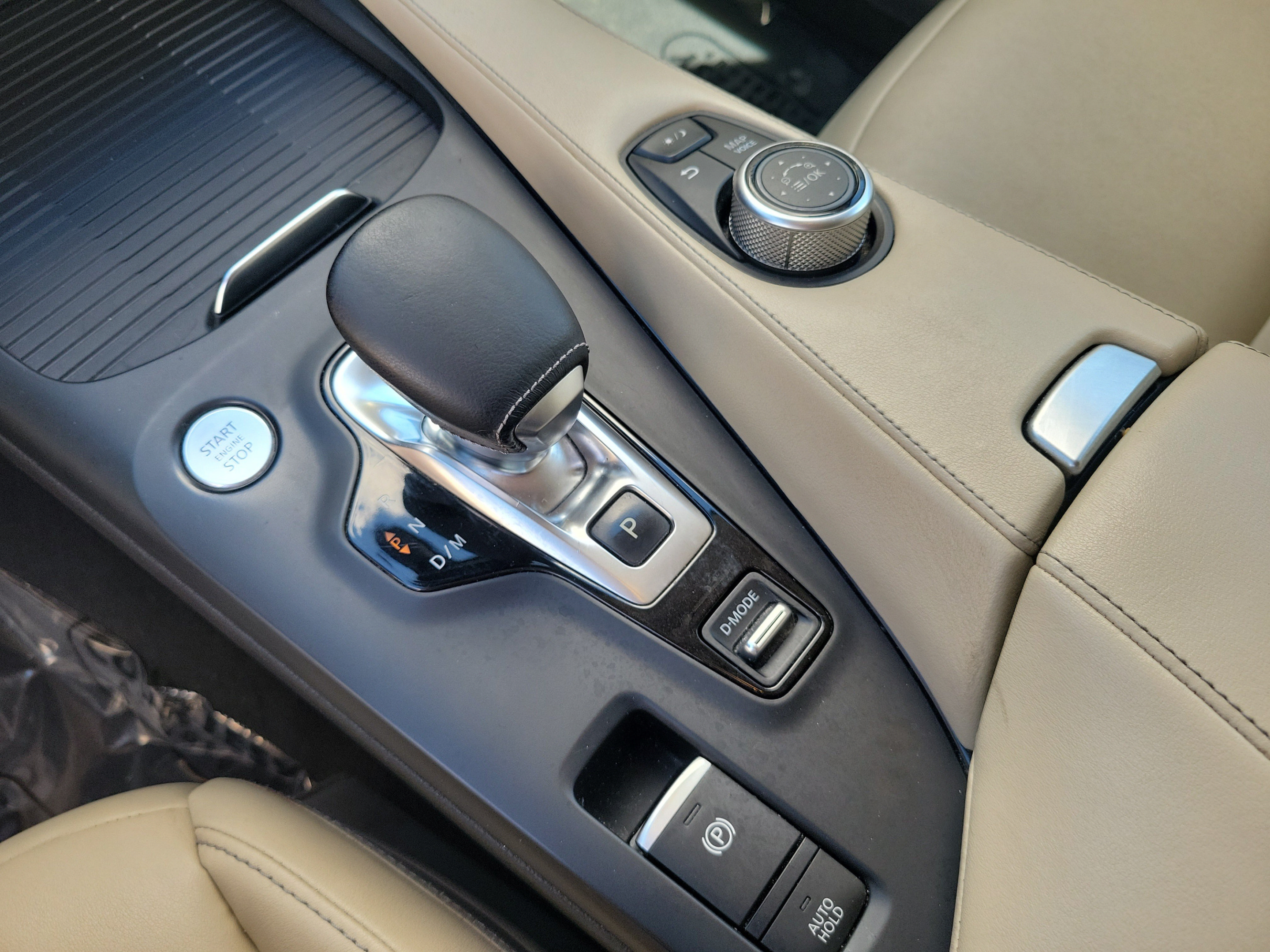 Used 2020 INFINITI QX50 Luxe w/ Navigation Package FWD image 21