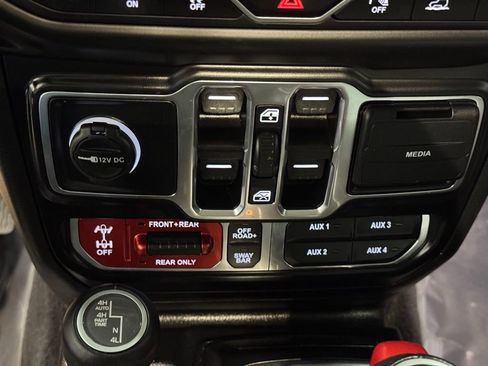 Used 2021 Jeep Wrangler Unlimited Rubicon w/ Trailer Tow Package image 34