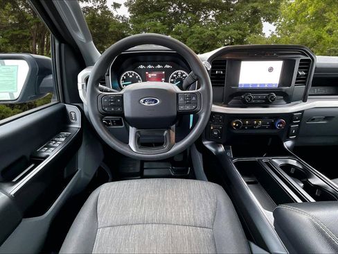 Used 2022 Ford F150 XL w/ Trailer Tow Package image 9