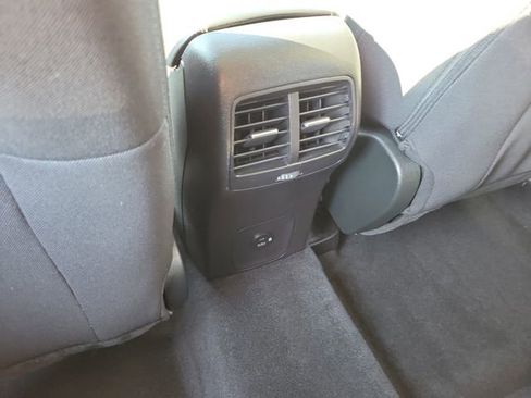Certified 2022 Ford Escape SE w/ SE Sport Appearance Package FWD image 12