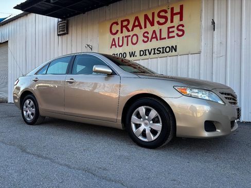 Used 2011 Toyota Camry LE image 6