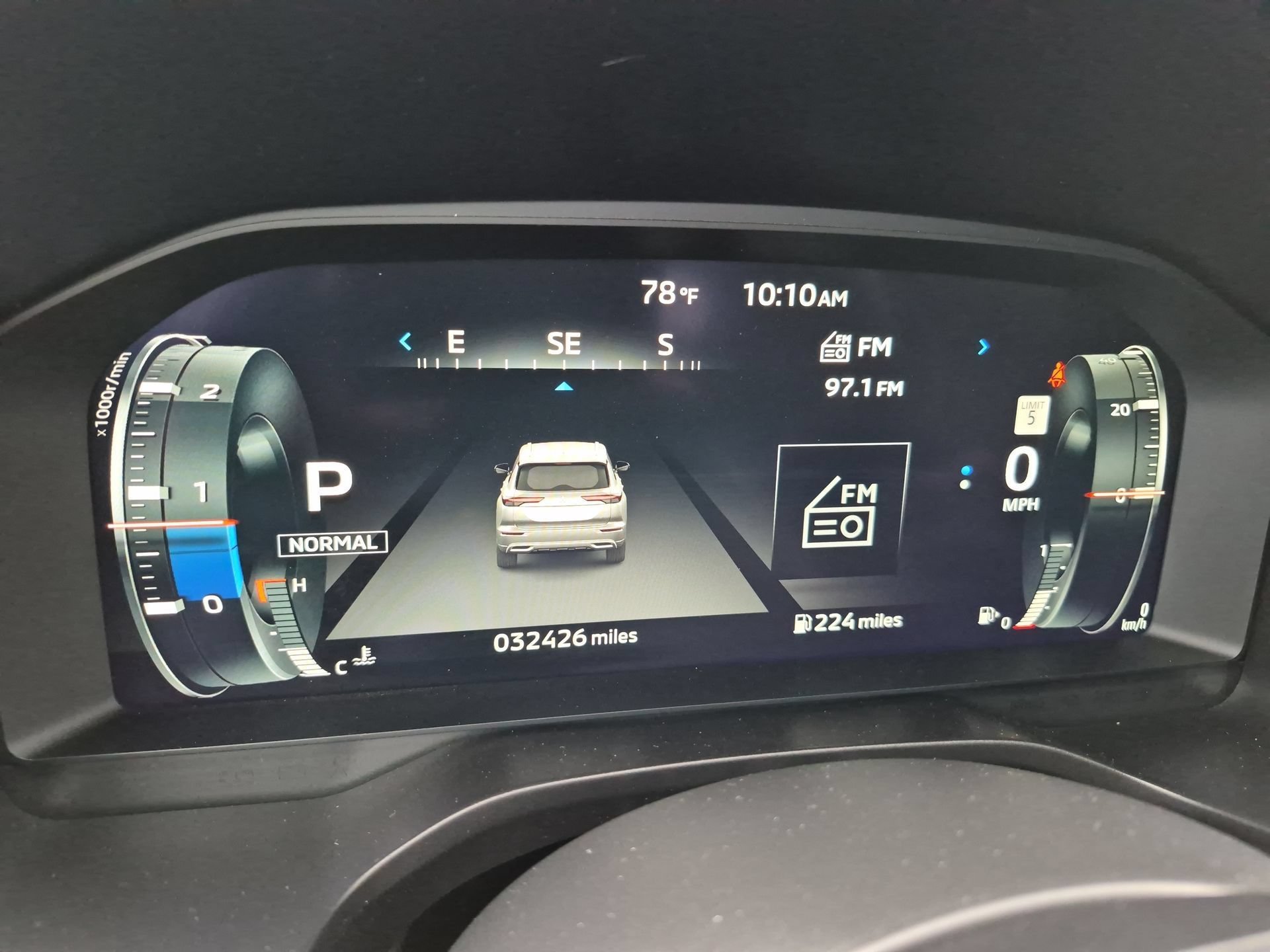 Used 2024 Mitsubishi Outlander SEL AWD/4WD image 11