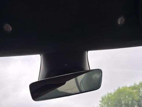 Used 2025 Tesla Model S image 12