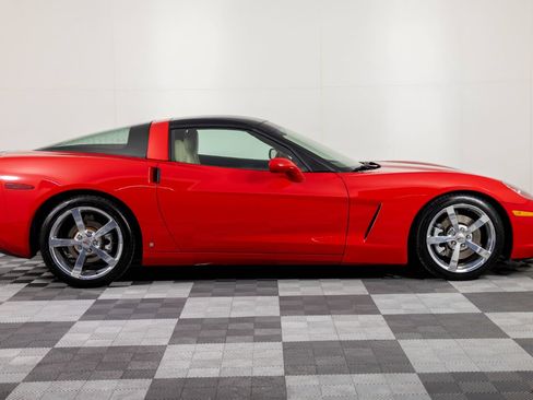 Used 2008 Chevrolet Corvette Coupe w/ Preferred Equipment Group RWD image 9