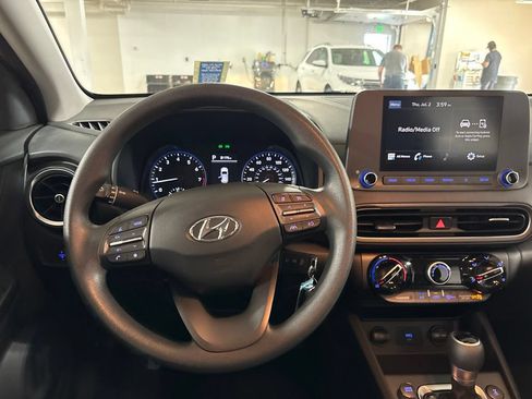 Used 2023 Hyundai Kona SE AWD/4WD image 11