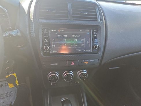 Used 2025 Mitsubishi Outlander Sport AWD image 16