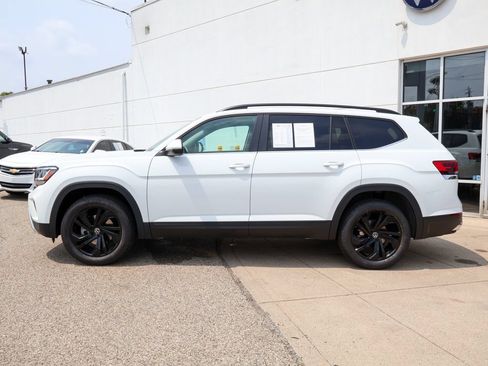 Used 2023 Volkswagen Atlas SE w/ Panoramic Sunroof Package AWD/4WD image 2