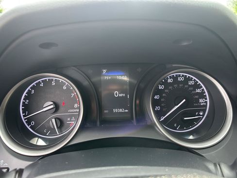 Used 2024 Toyota Camry SE FWD image 3