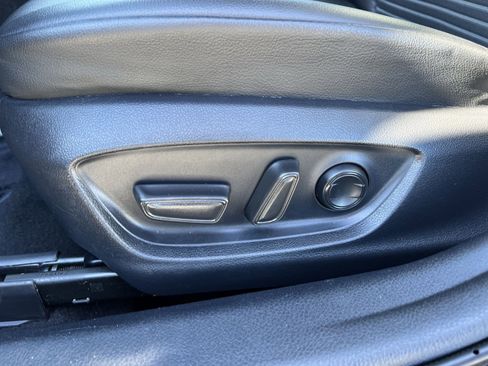 Used 2023 Toyota Camry SE image 14