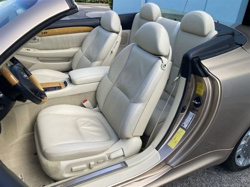 Used 2005 Lexus SC 430 Convertible RWD image 15