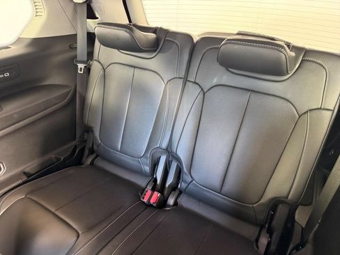 Used 2023 Jeep Grand Cherokee L Limited w/ Luxury Tech Group II AWD/4WD image 22