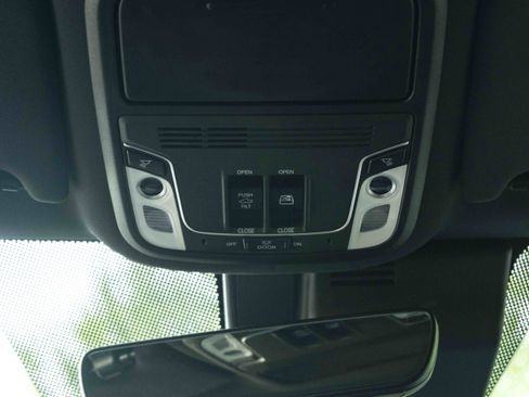 Certified 2025 Honda Ridgeline Black Edition image 37