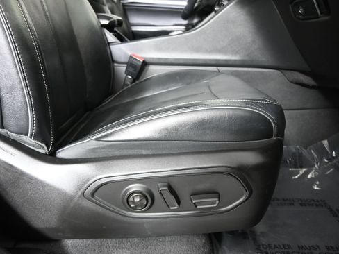 Used 2022 Jeep Grand Cherokee Overland AWD/4WD image 14
