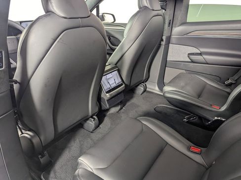 Used 2023 Tesla Model X image 18