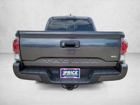 Used 2022 Toyota Tacoma Limited RWD image 6