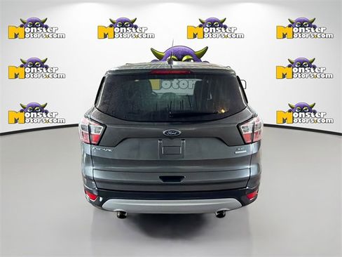 Used 2017 Ford Escape SE image 5