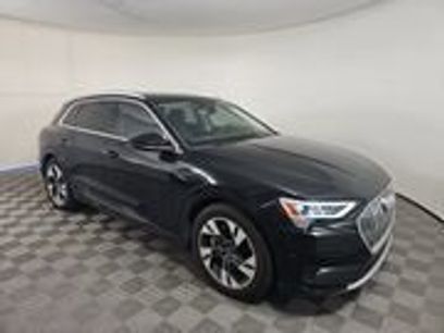 Used 2022 Audi e-tron Premium Plus w/ Premium Plus Package