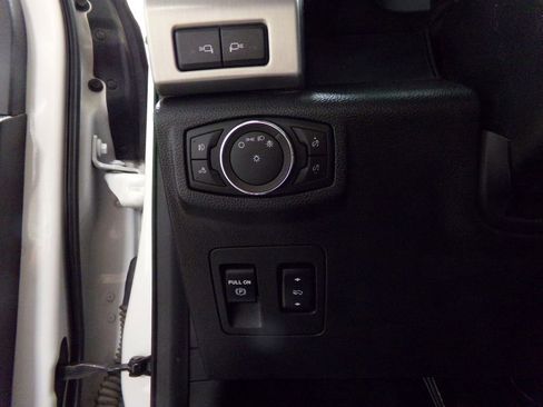 Used 2018 Ford F150 Platinum w/ Equipment Group 701A Luxury image 25