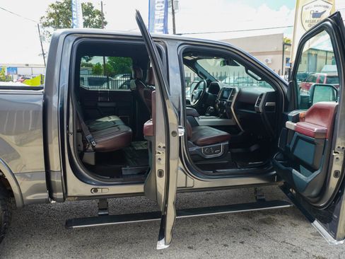 Used 2015 Ford F150 Platinum w/ Equipment Group 701A Luxury image 18